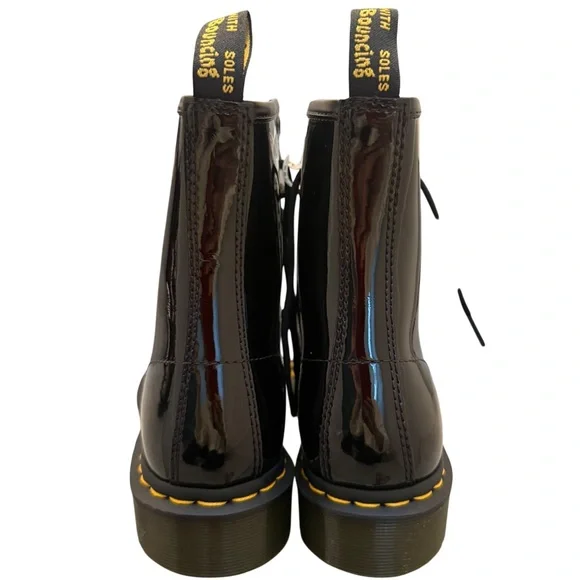 NWT Dr. Martens Shiny Black Patent Leather Boots Size 8 - Picture 2 of 4